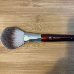 BK Beauty #102 Powder brush